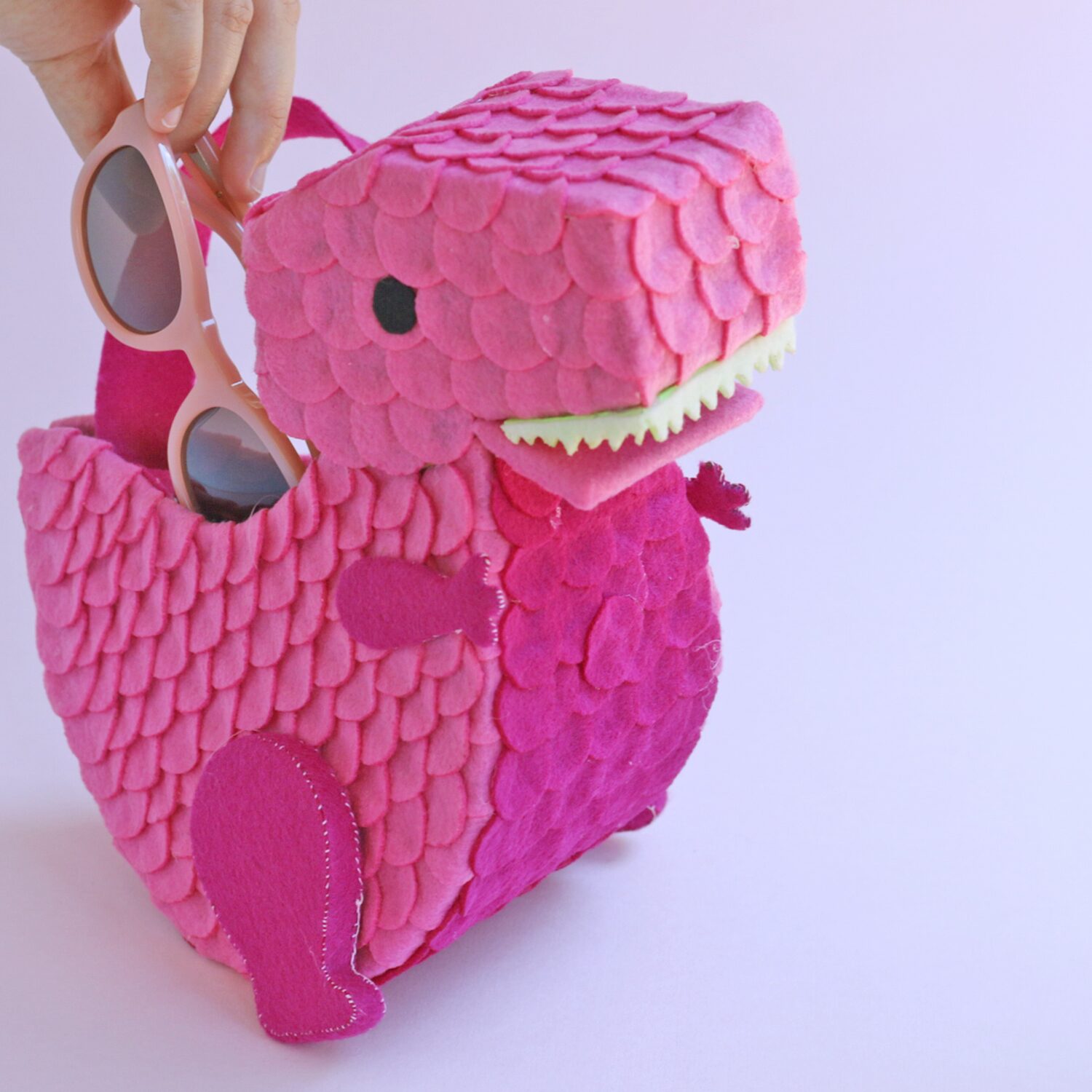 How to make a felt dinosaur bag tutorial