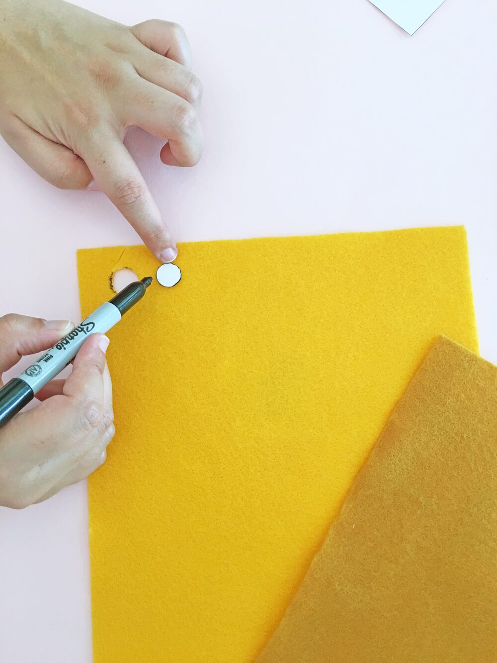 How To Make a Felt Dinosaur Bag Tutorial: Cut 4 sheets of felt circles for each color
