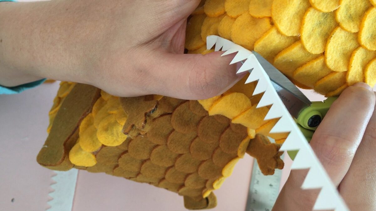 How to make a felt dinosaur bag tutorial
