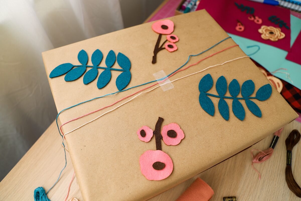 Felt Flower Pattern to add detail to gift wrap
